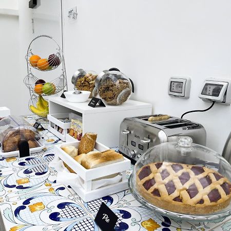 Villa Gabriella - Rooms & Breakfast ซานตาเญลโล ภายนอก รูปภาพ