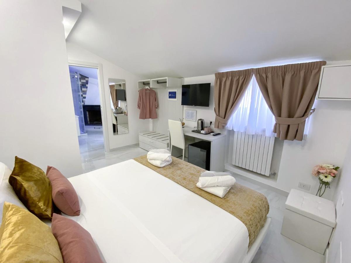 Villa Gabriella - Rooms & Breakfast ซานตาเญลโล ภายนอก รูปภาพ